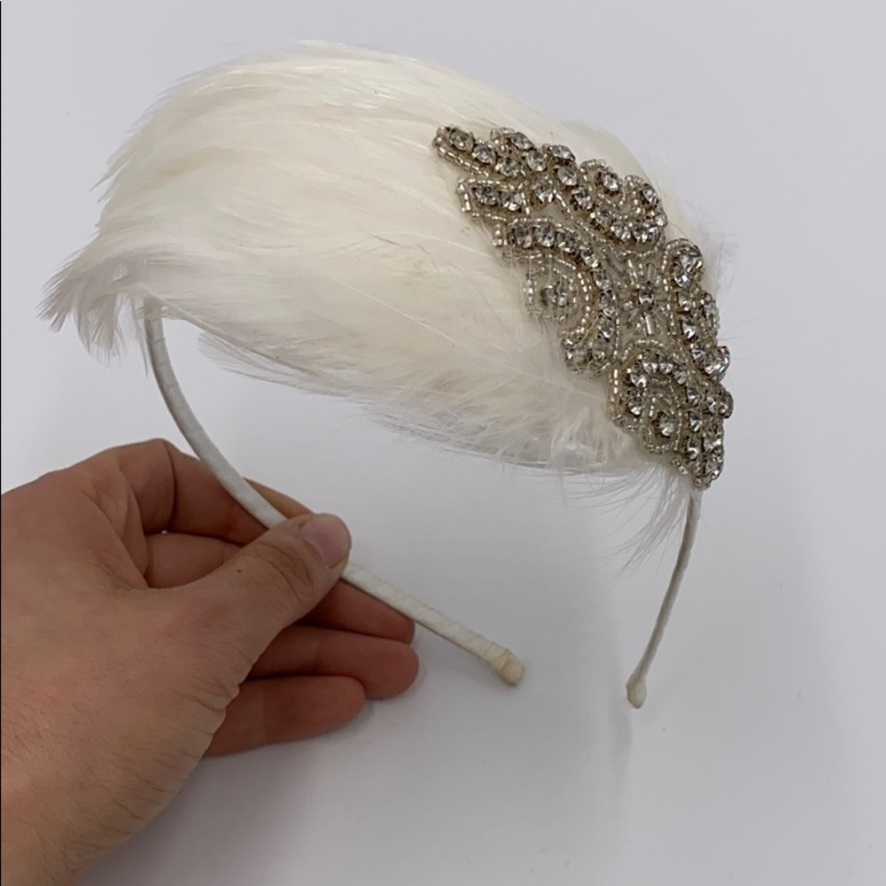 Handmade white feather bridal Gatsby headband